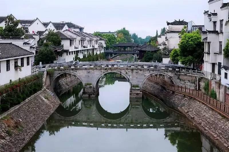 杜永福副局长慰问“12.18”专案组并督导案件侦办工作